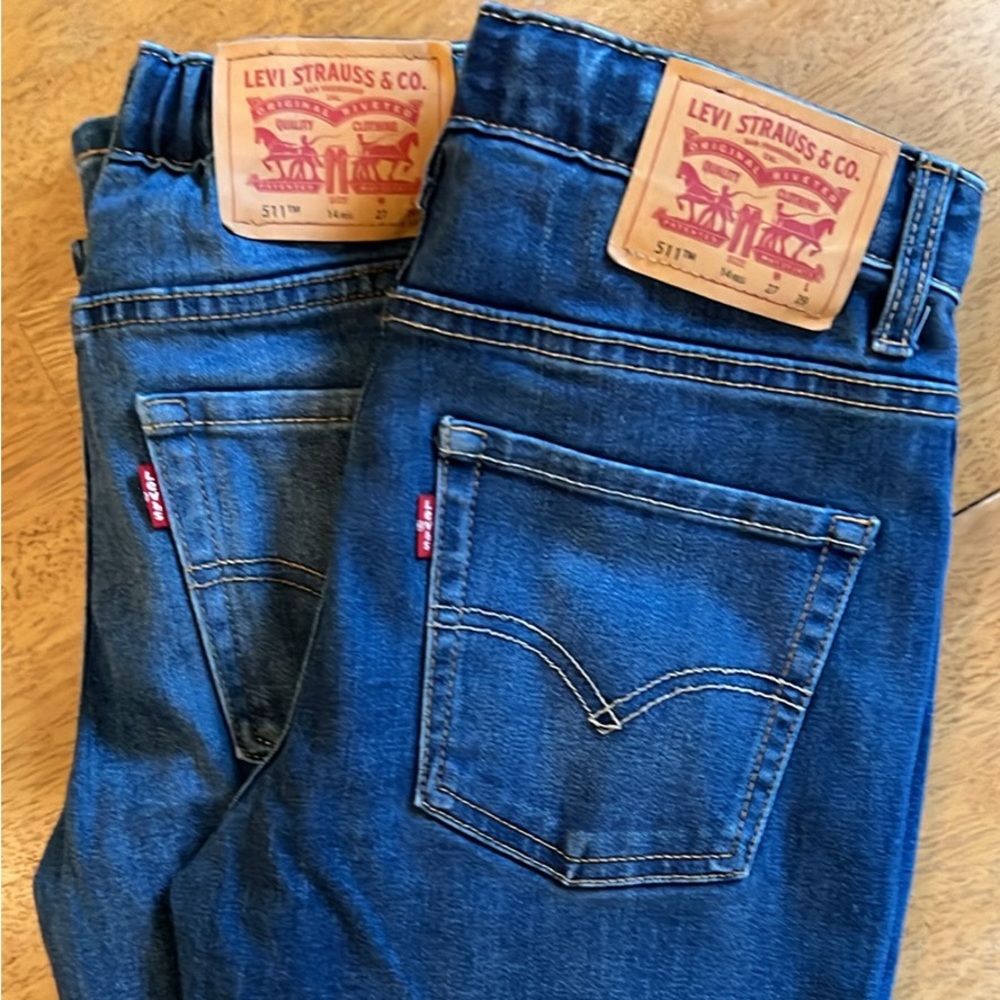 Boys Levi’s size 14 regular.